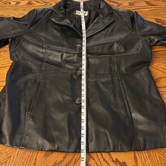 Worthington black women’s genuine leather jacket. - Picture 14 of 14
